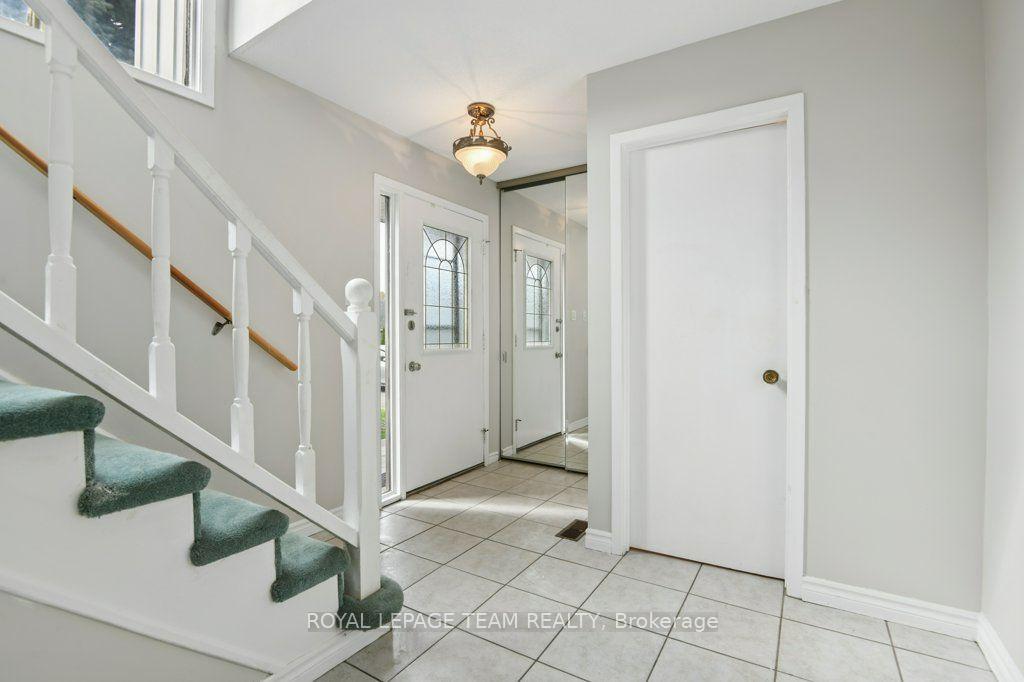 Photo 6 of 11 Elvaston Avenue, Ottawa, Craig Henry/Woodvale — HOMEH