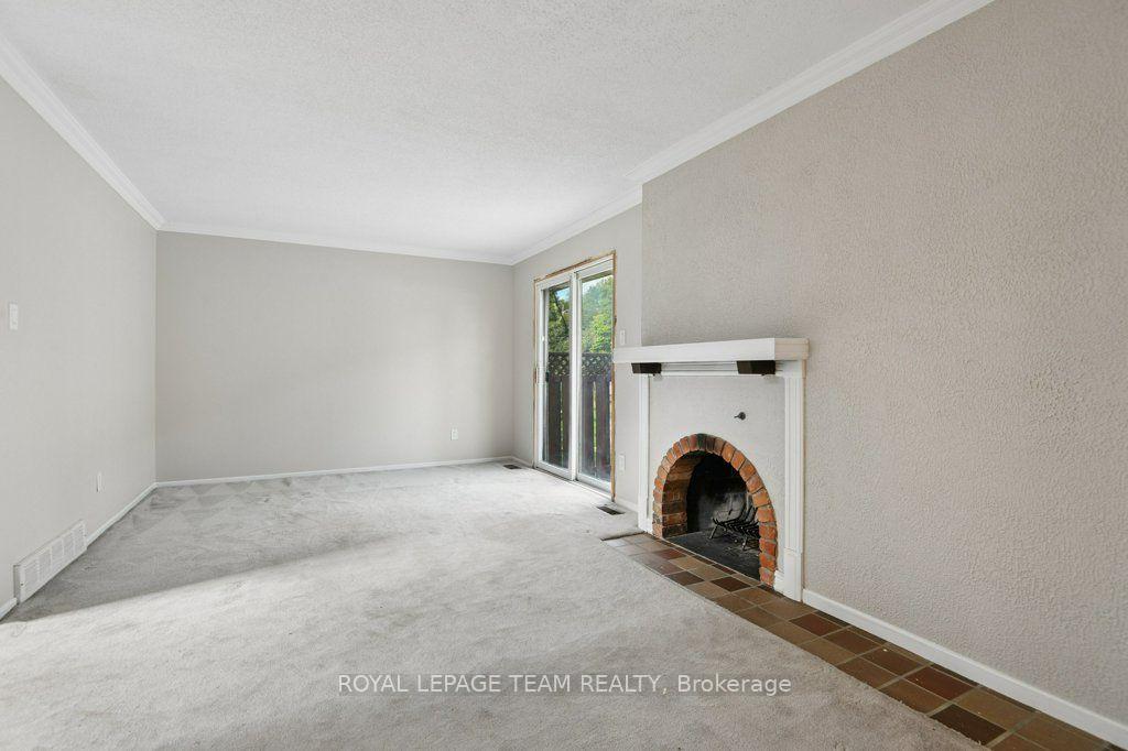 Photo 7 of 11 Elvaston Avenue, Ottawa, Craig Henry/Woodvale — HOMEH