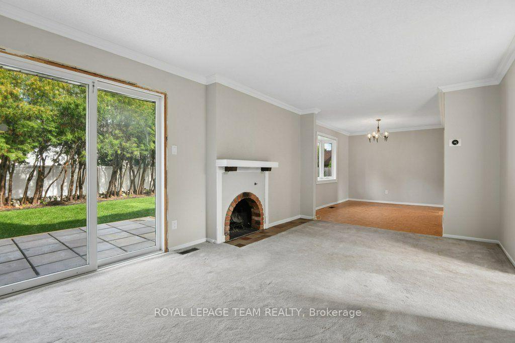 Photo 8 of 11 Elvaston Avenue, Ottawa, Craig Henry/Woodvale — HOMEH
