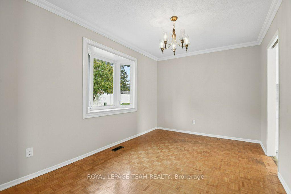 Photo 10 of 11 Elvaston Avenue, Ottawa, Craig Henry/Woodvale — HOMEH