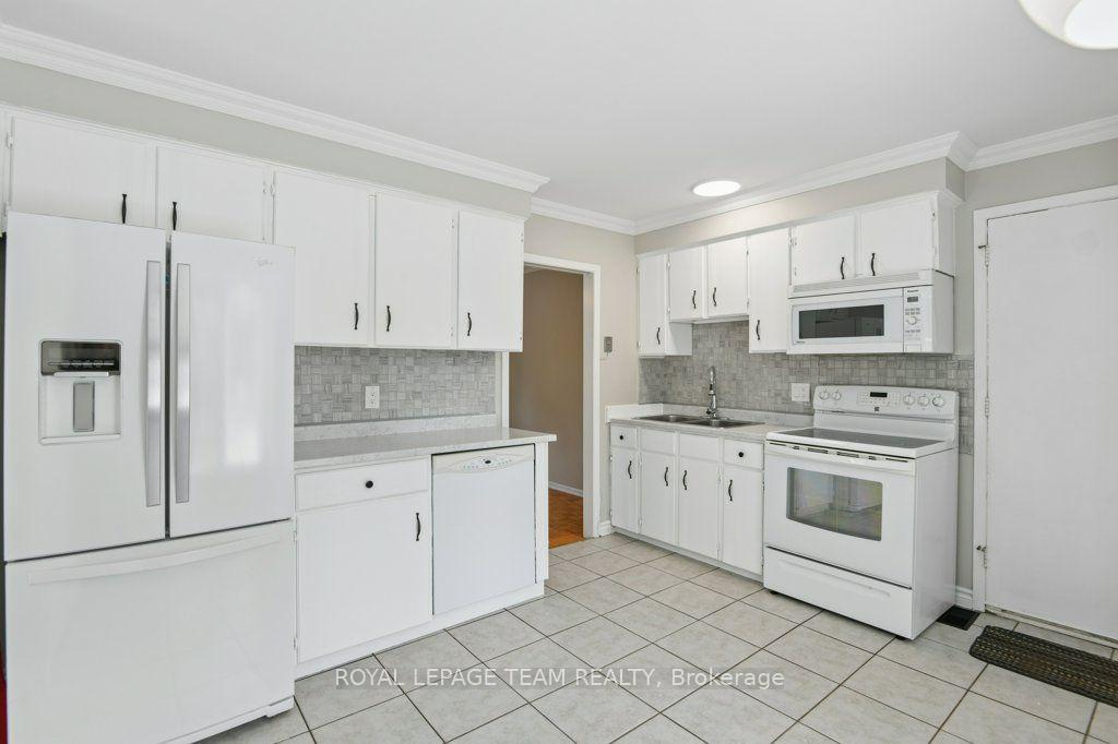 Photo 12 of 11 Elvaston Avenue, Ottawa, Craig Henry/Woodvale — HOMEH