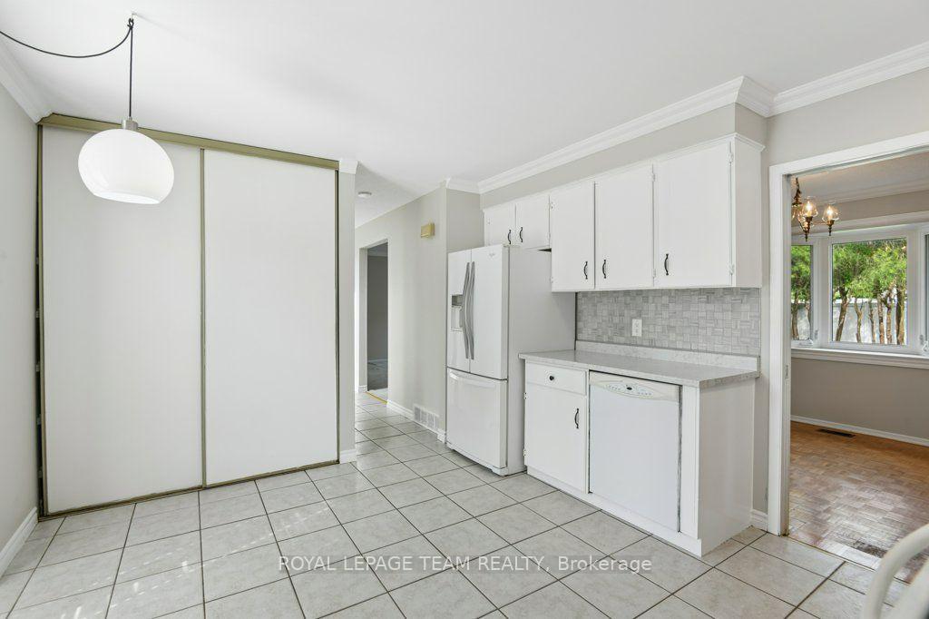 Photo 13 of 11 Elvaston Avenue, Ottawa, Craig Henry/Woodvale — HOMEH