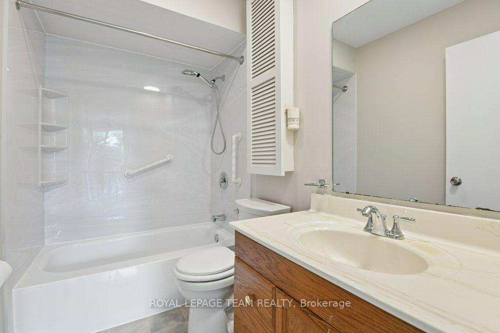 Photo 25 of 11 Elvaston Avenue, Ottawa, Craig Henry/Woodvale — HOMEH
