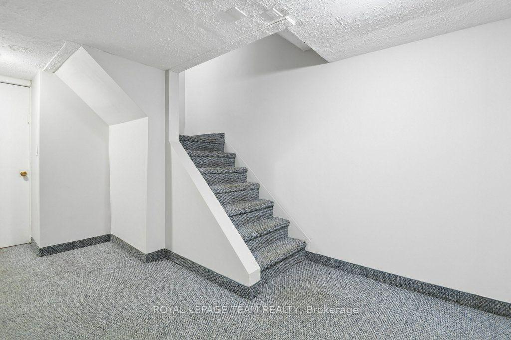 Photo 26 of 11 Elvaston Avenue, Ottawa, Craig Henry/Woodvale — HOMEH