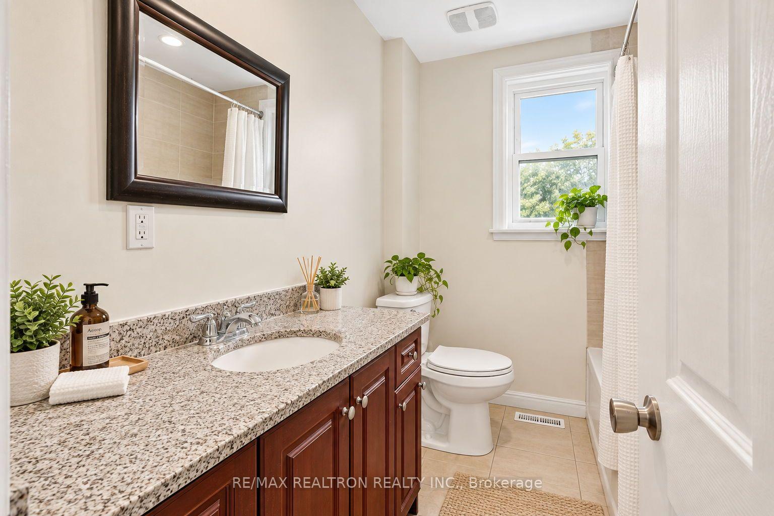 Photo 24 of 1657 Keele Street, Toronto, Keelesdale-Eglinton West — HOMEH