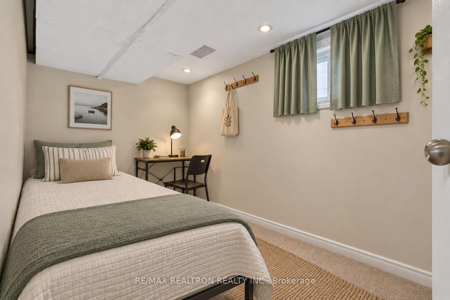 Photo 33 of 1657 Keele Street, Toronto, Keelesdale-Eglinton West — HOMEH