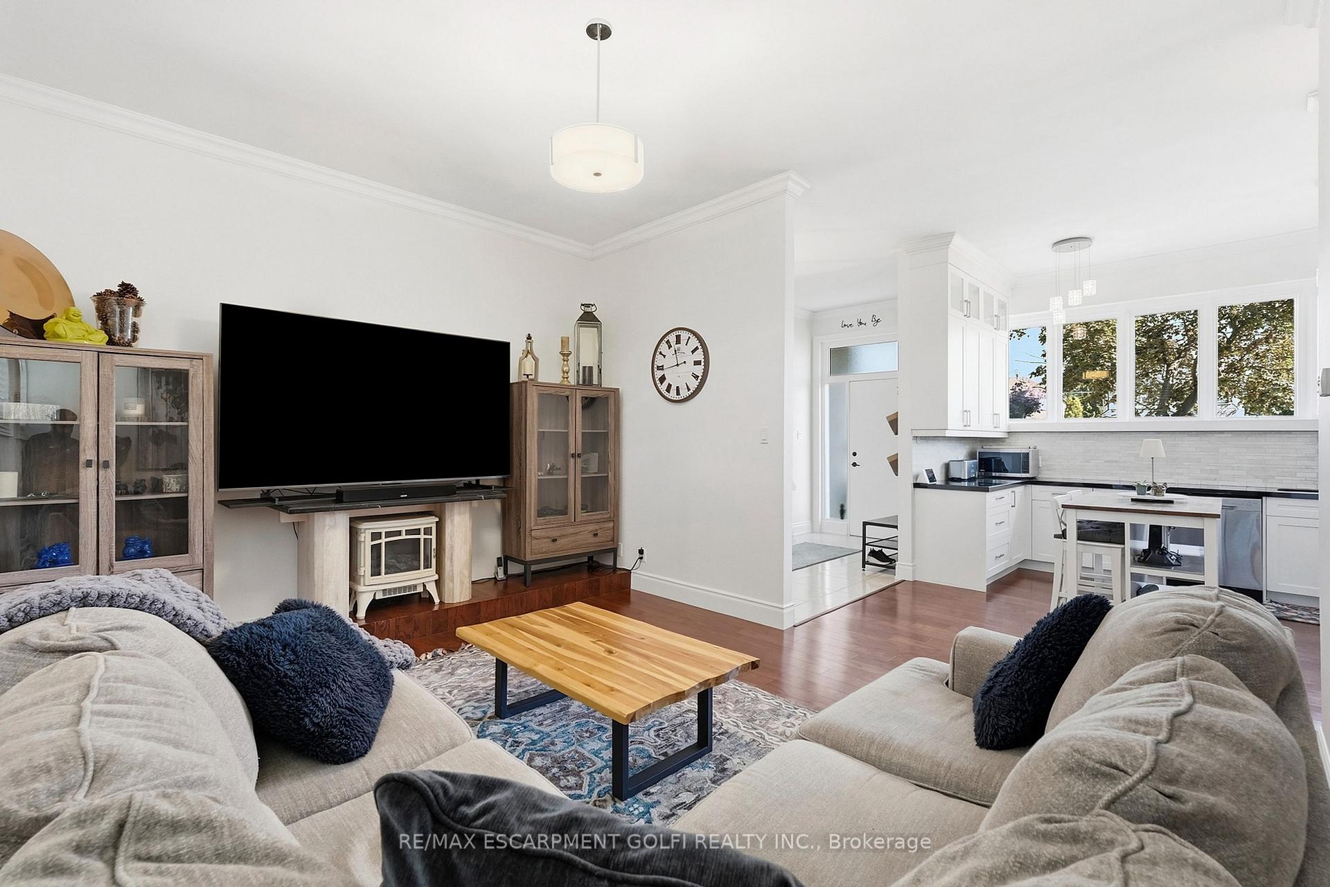 Photo 16 of 2180 Dixie Road, Mississauga, Lakeview — HOMEH