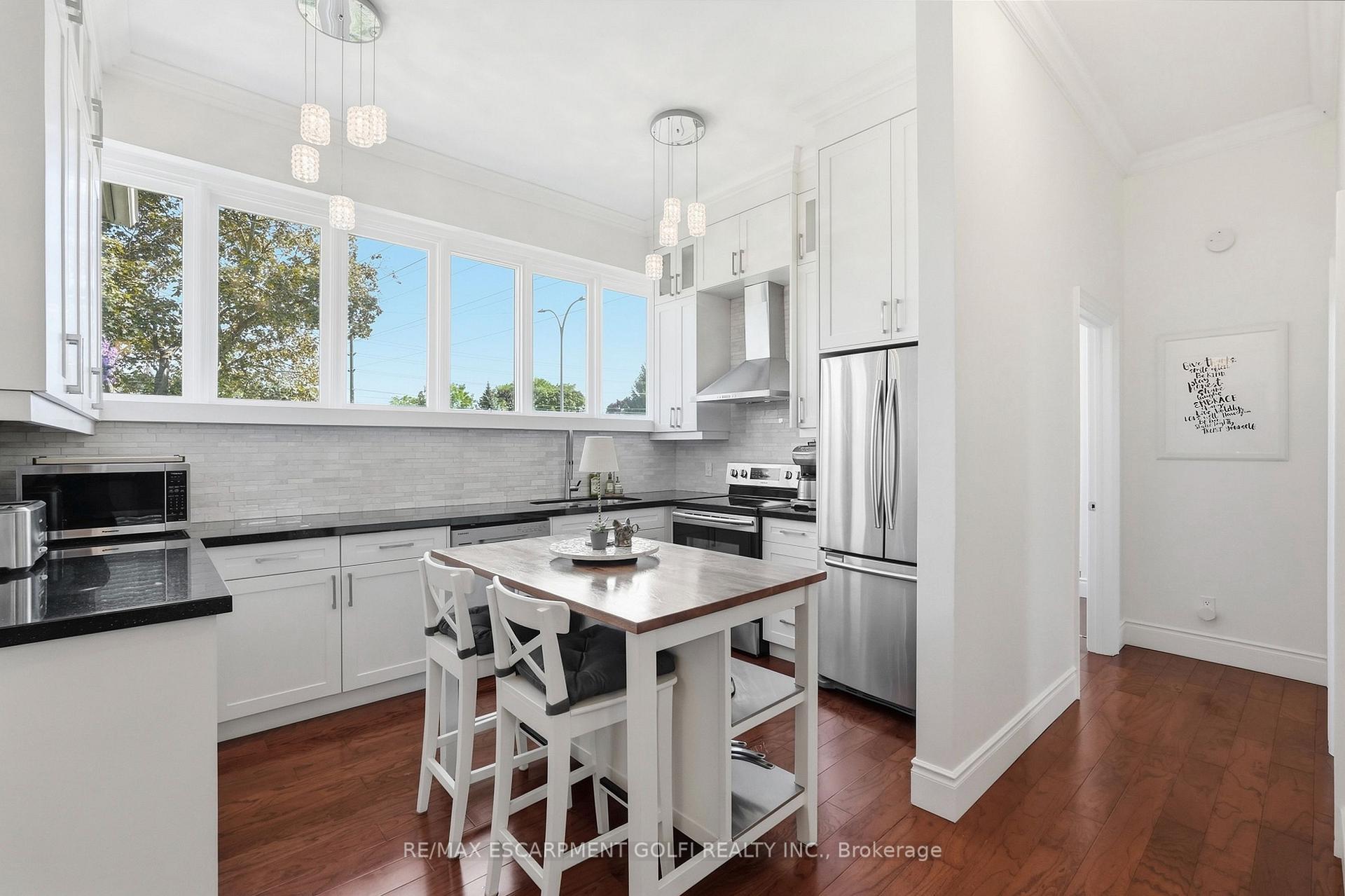 Photo 19 of 2180 Dixie Road, Mississauga, Lakeview — HOMEH