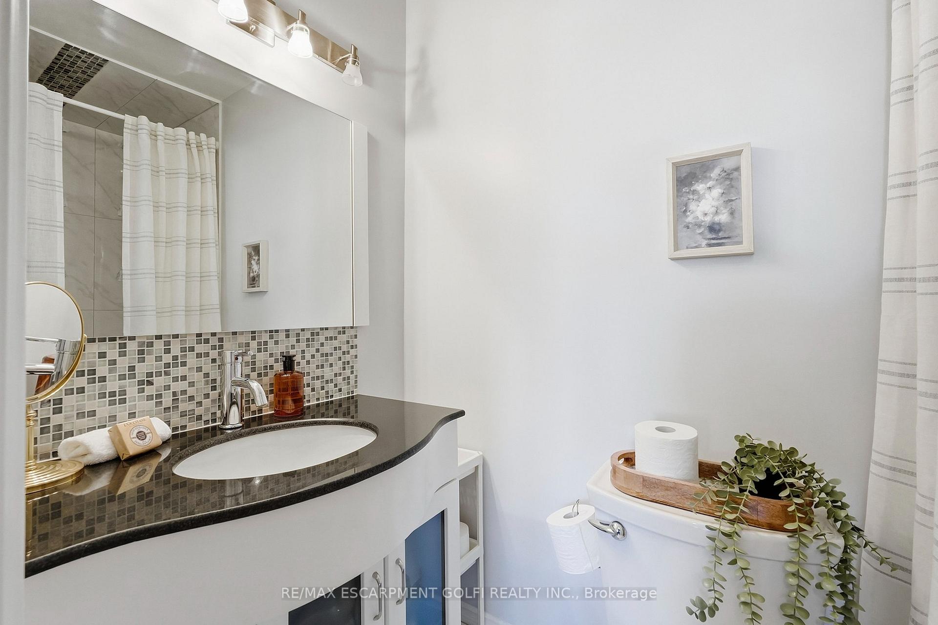 Photo 33 of 2180 Dixie Road, Mississauga, Lakeview — HOMEH