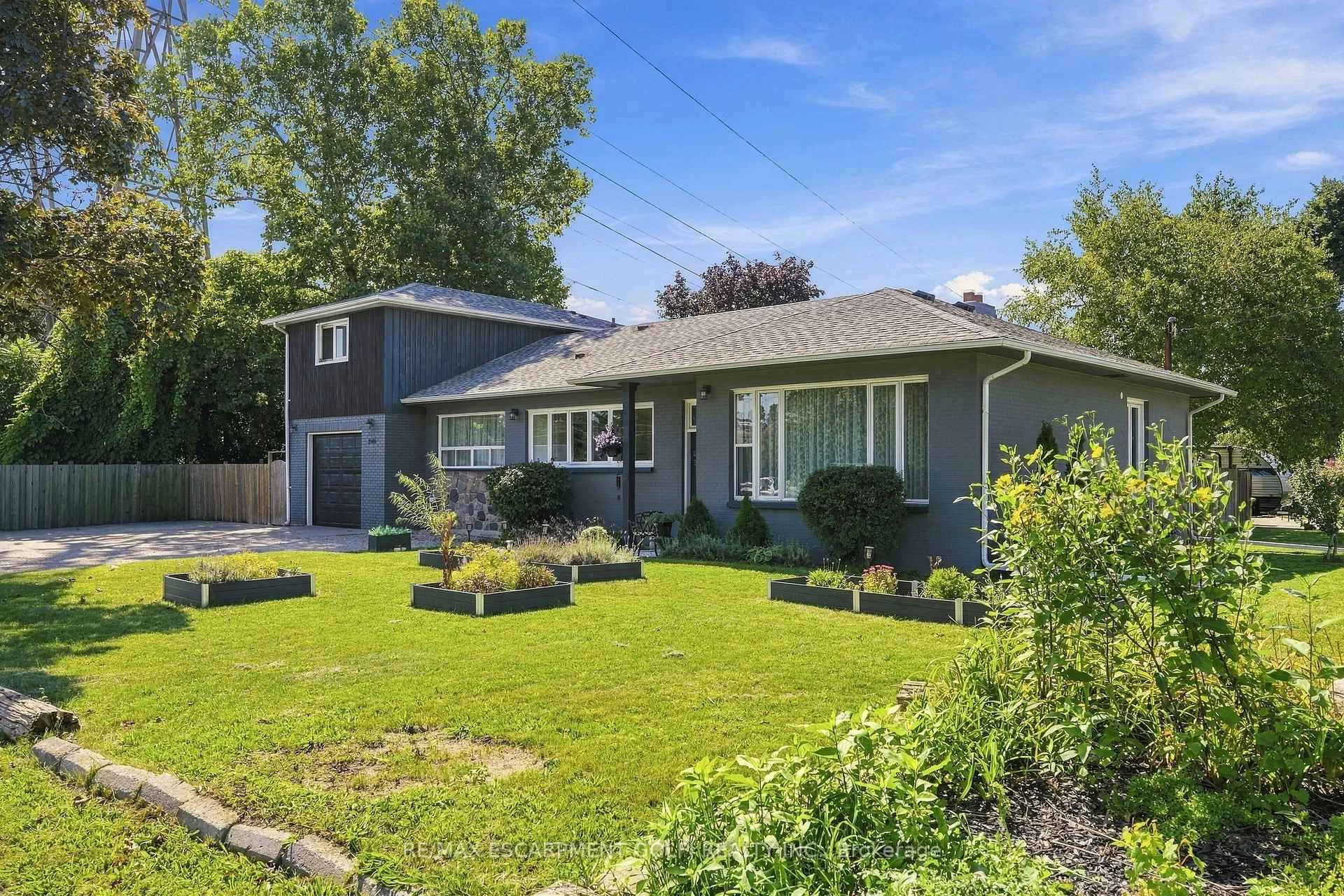 Photo 5 of 2180 Dixie Road, Mississauga, Lakeview — HOMEH