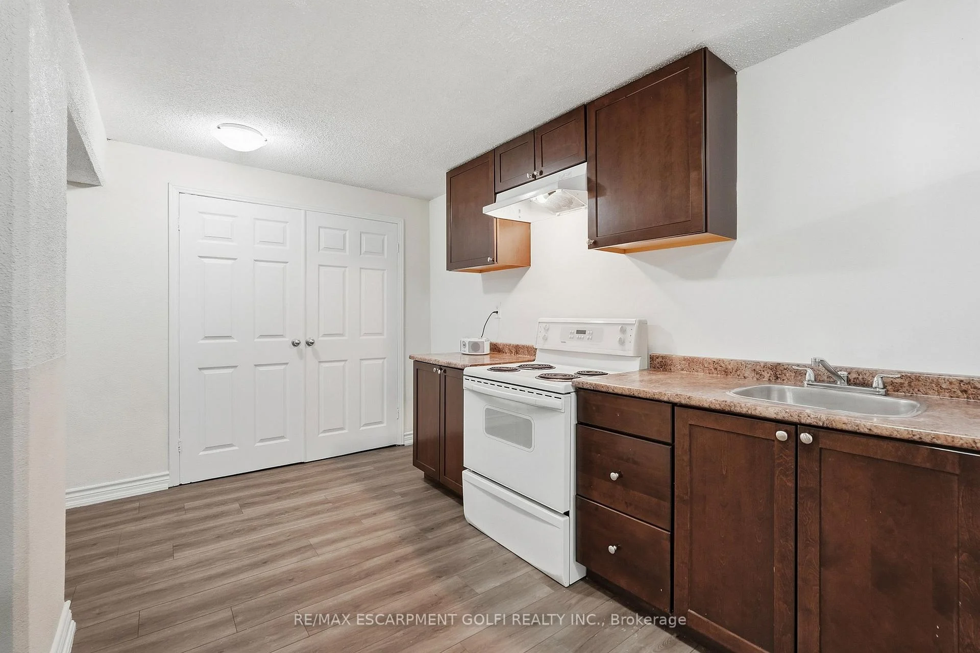 Photo 44 of 2180 Dixie Road, Mississauga, Lakeview — HOMEH