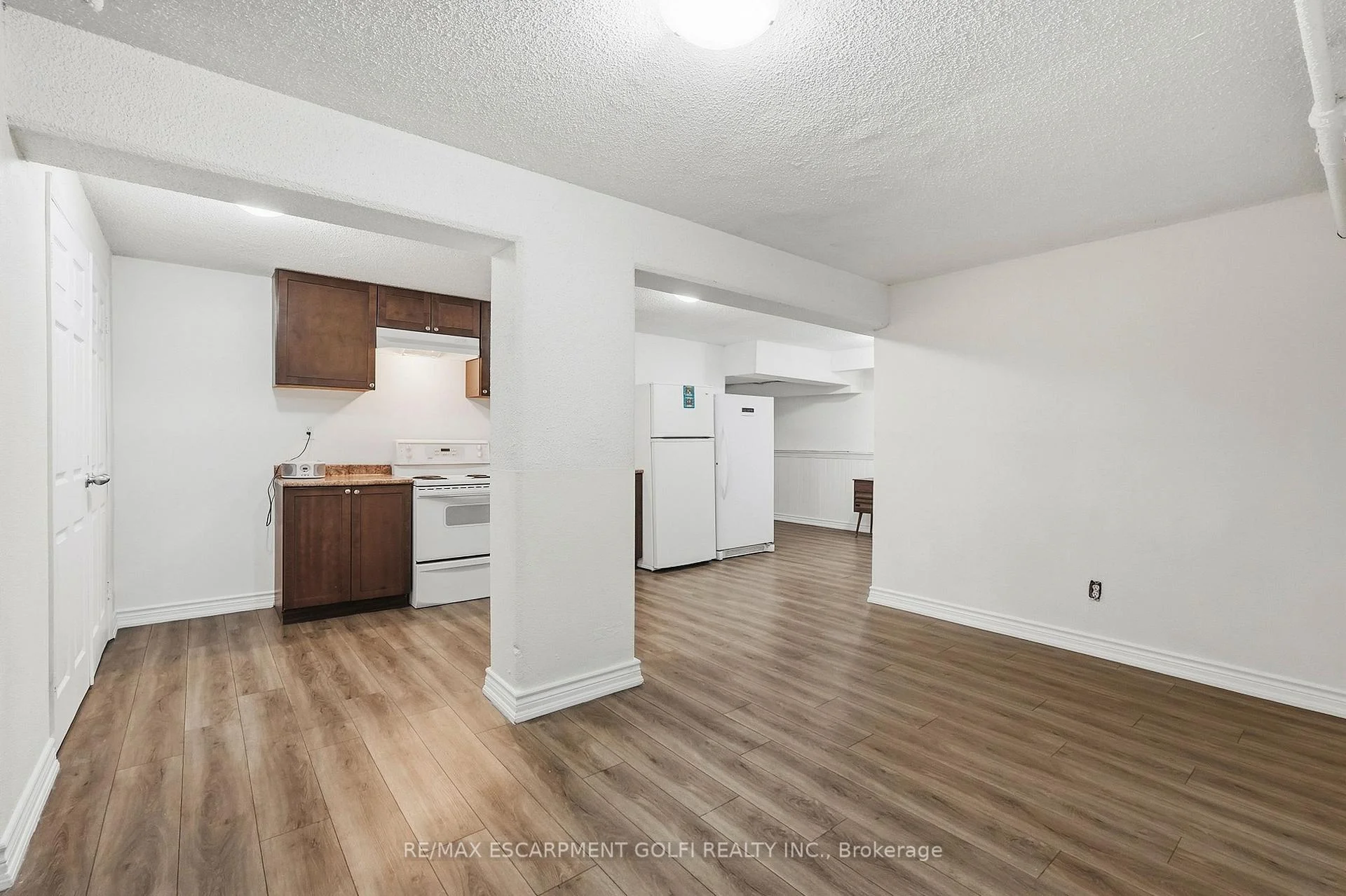 Photo 48 of 2180 Dixie Road, Mississauga, Lakeview — HOMEH