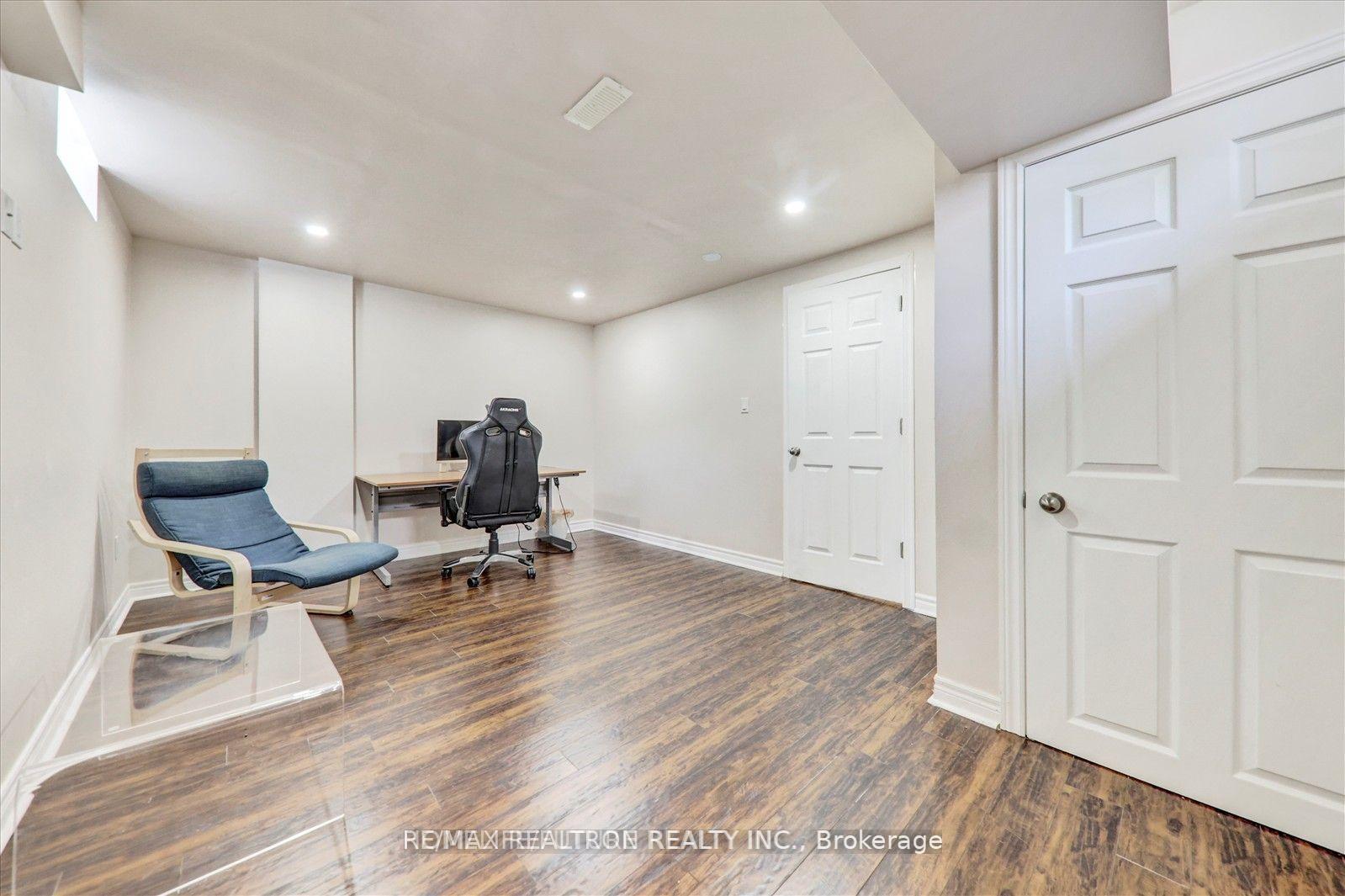 Photo 6 of Basement -65 Kincaid Lane, Markham, Middlefield — HOMEH