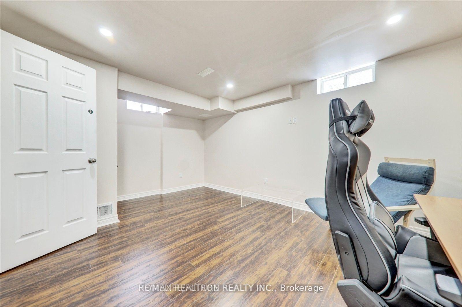 Photo 7 of Basement -65 Kincaid Lane, Markham, Middlefield — HOMEH