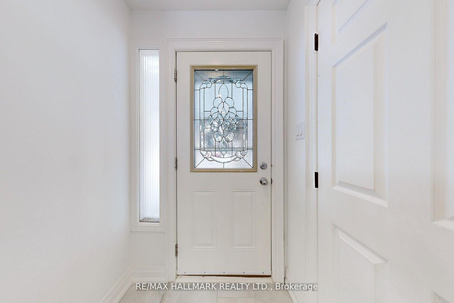 Photo 5 of 24 Cresser Avenue, Whitby, Rural Whitby — HOMEH