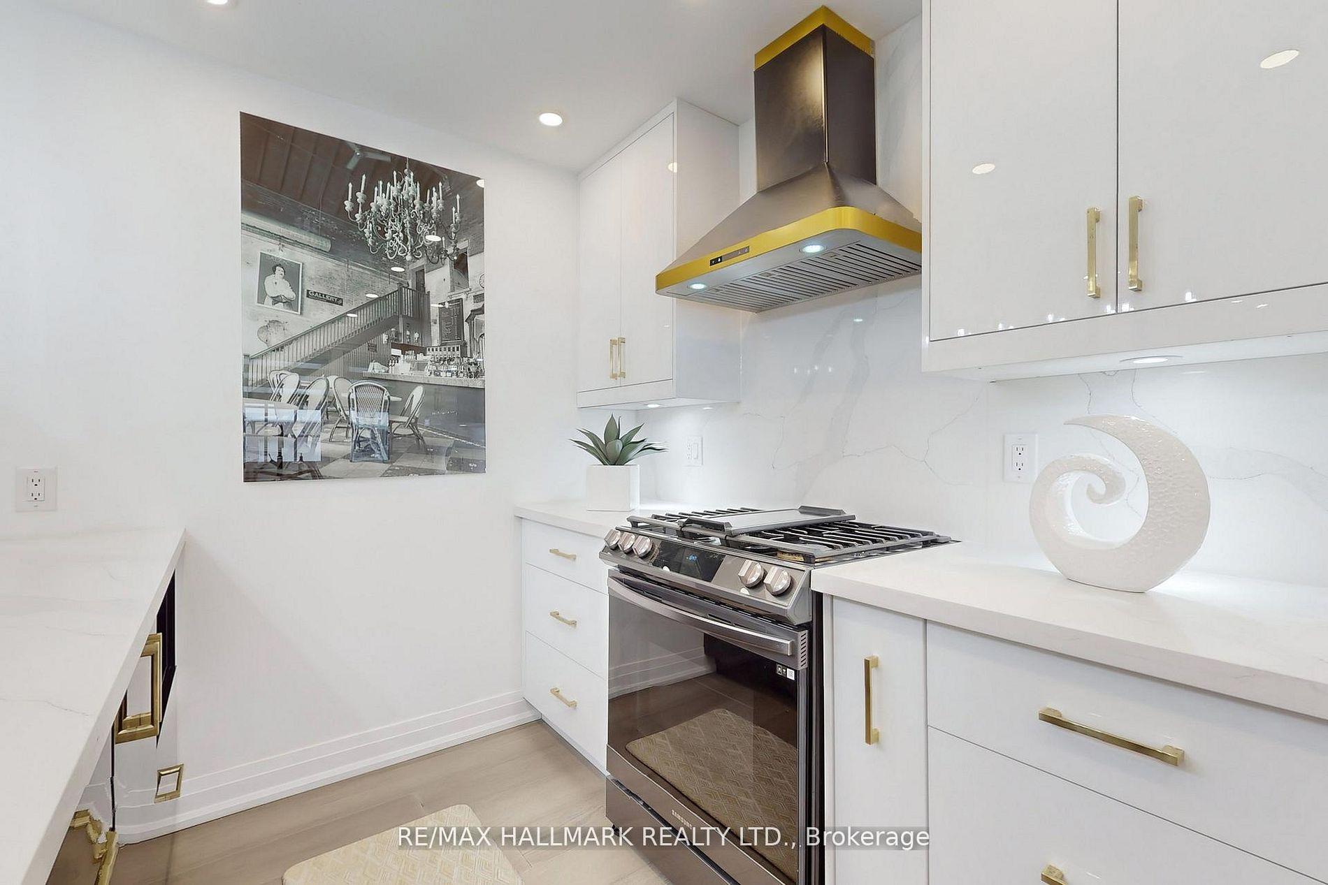 Photo 14 of 24 Cresser Avenue, Whitby, Rural Whitby — HOMEH