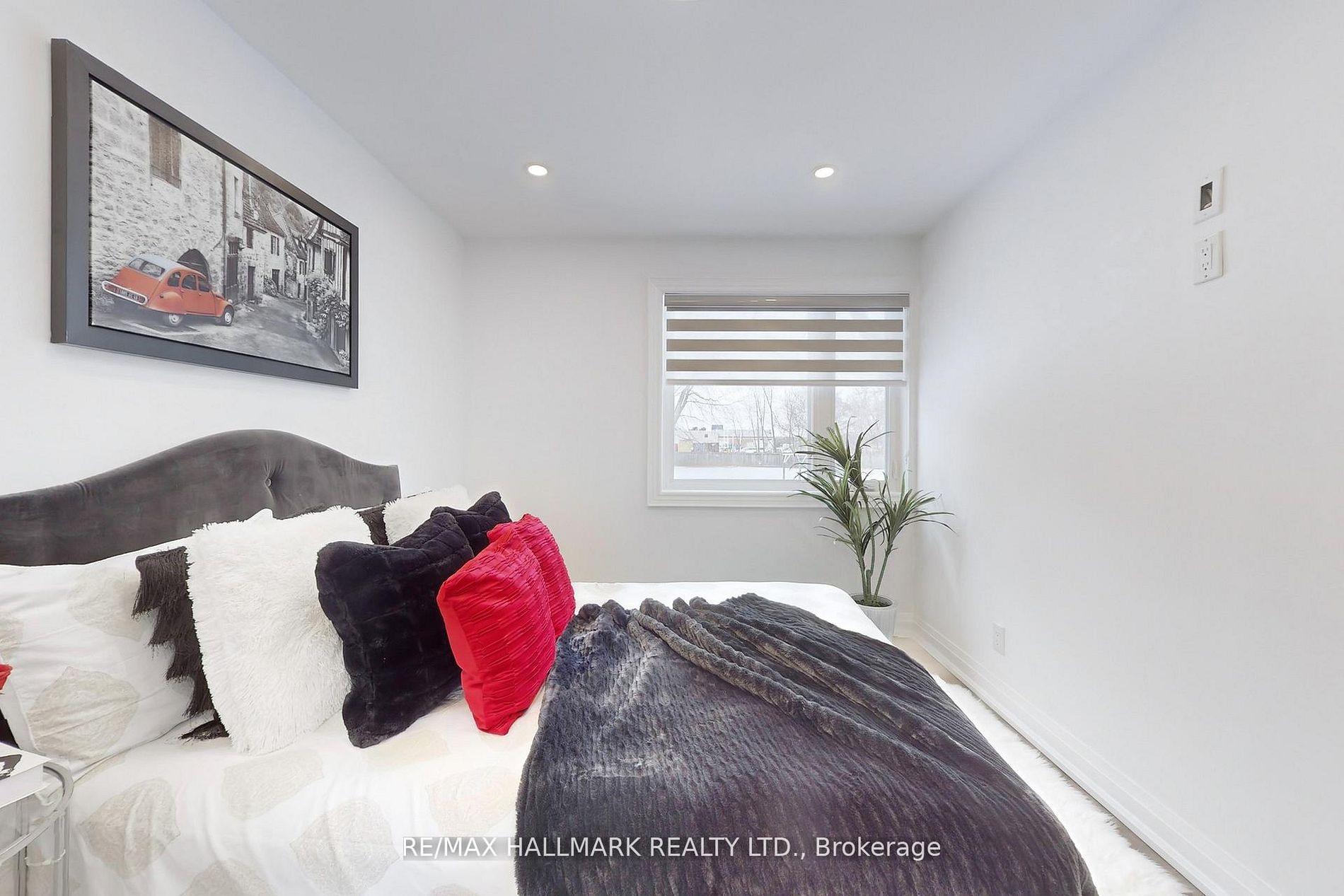 Photo 23 of 24 Cresser Avenue, Whitby, Rural Whitby — HOMEH