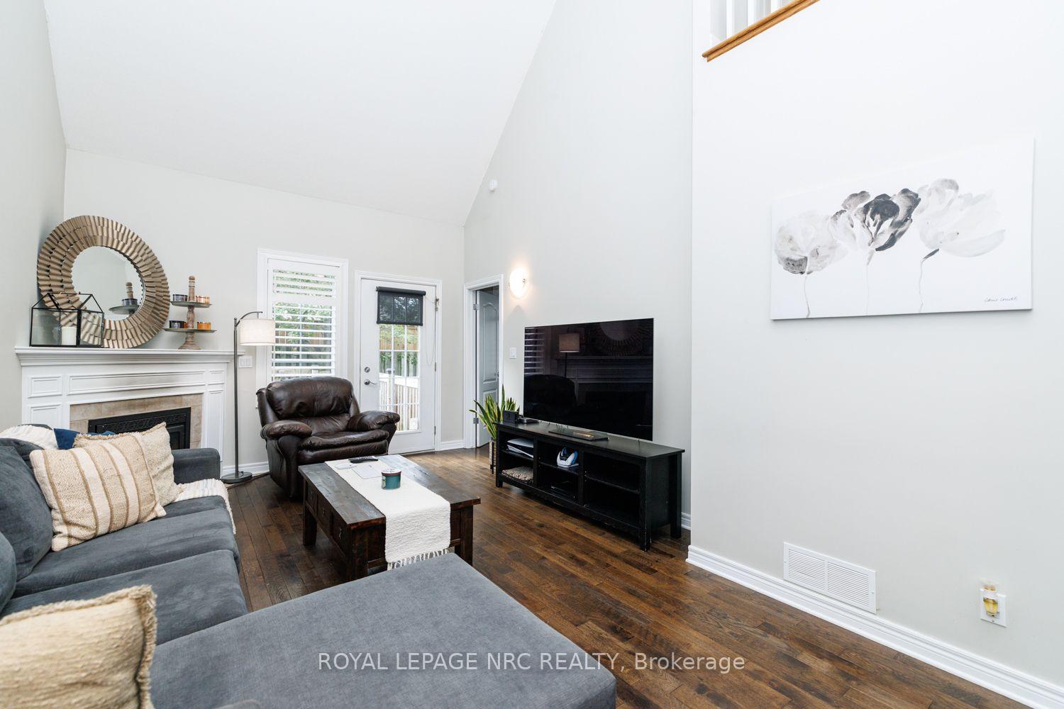 Photo 10 of Unit 9, 8142 Costabile Drive, Niagara Falls, Ascot — HOMEH