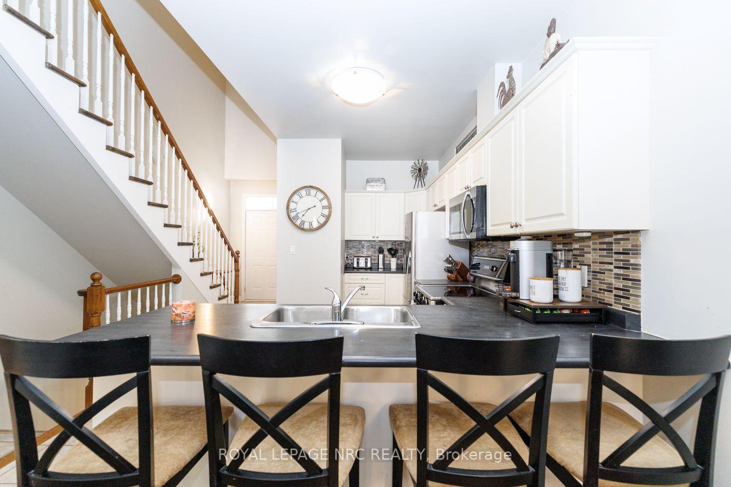 Photo 13 of Unit 9, 8142 Costabile Drive, Niagara Falls, Ascot — HOMEH