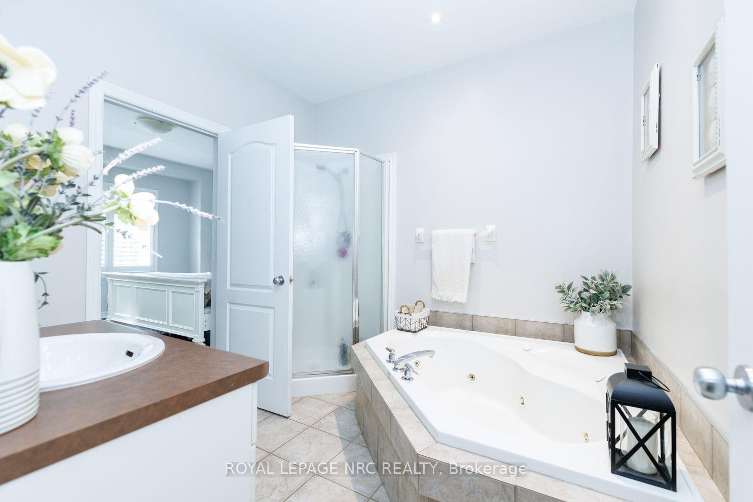 Photo 14 of Unit 9, 8142 Costabile Drive, Niagara Falls, Ascot — HOMEH