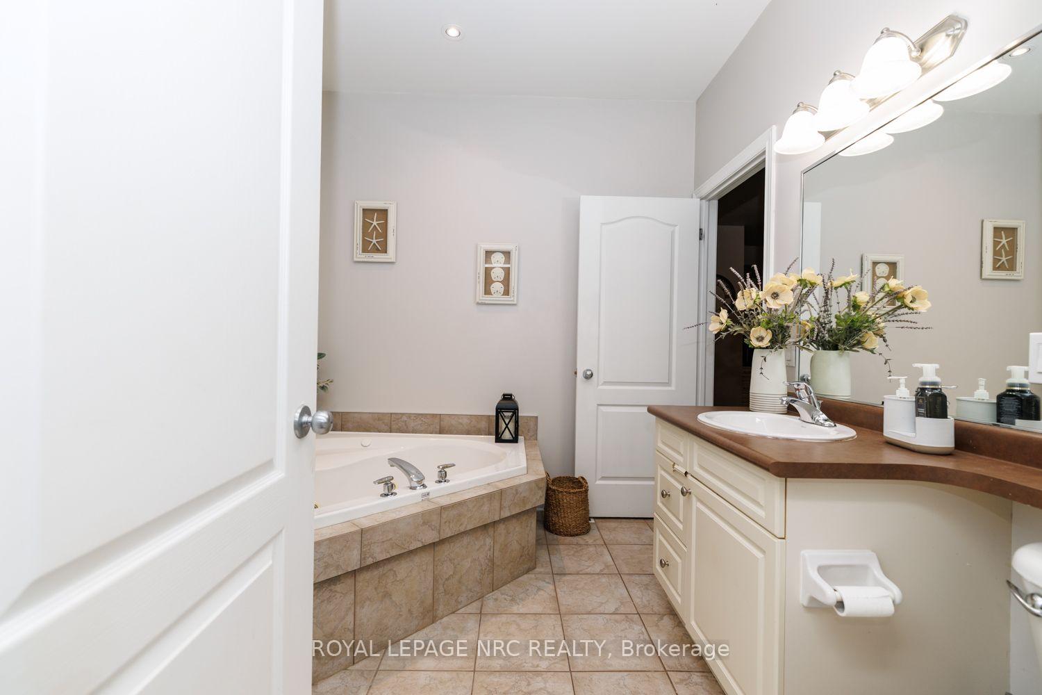 Photo 18 of Unit 9, 8142 Costabile Drive, Niagara Falls, Ascot — HOMEH