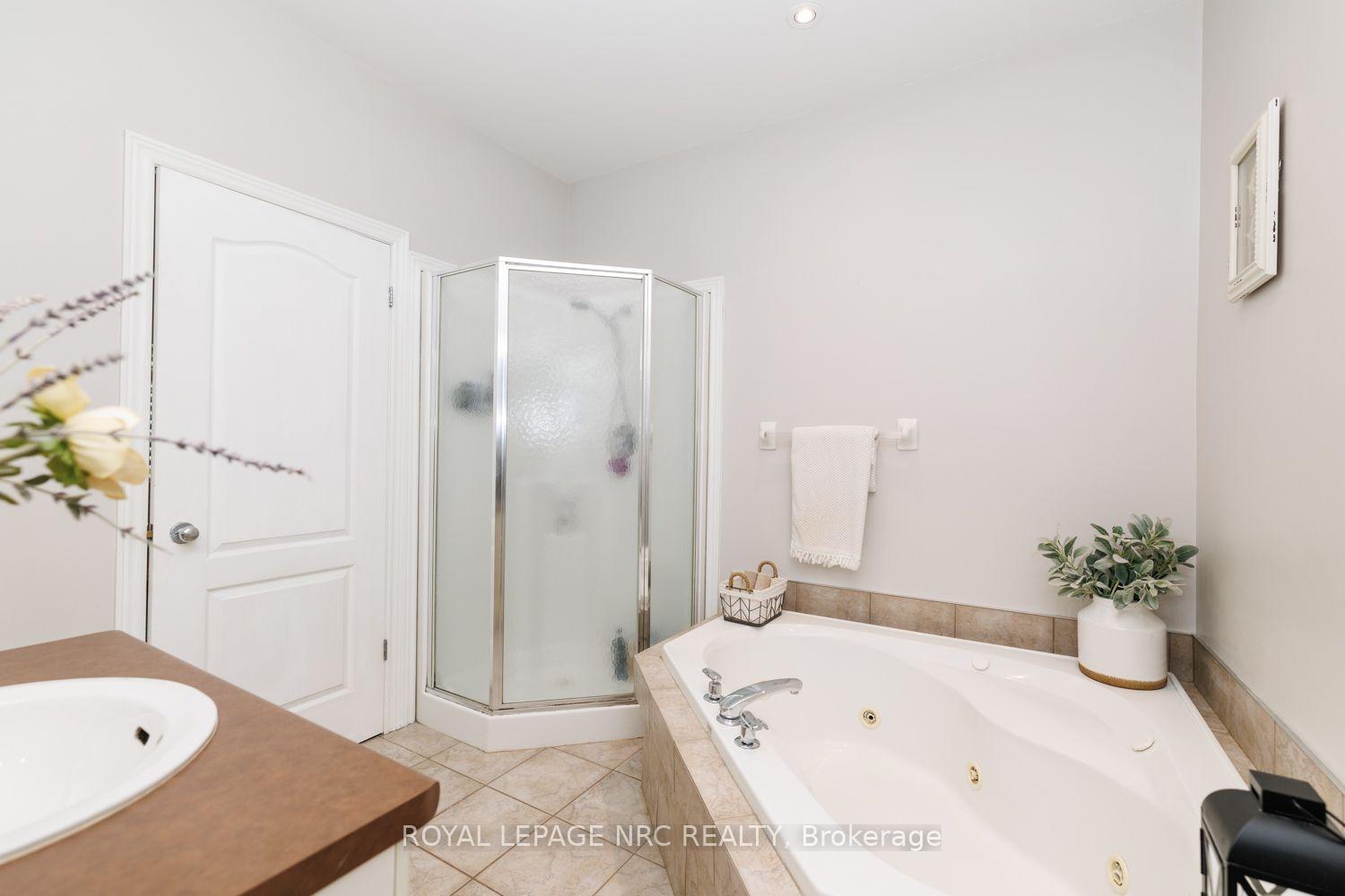 Photo 20 of Unit 9, 8142 Costabile Drive, Niagara Falls, Ascot — HOMEH