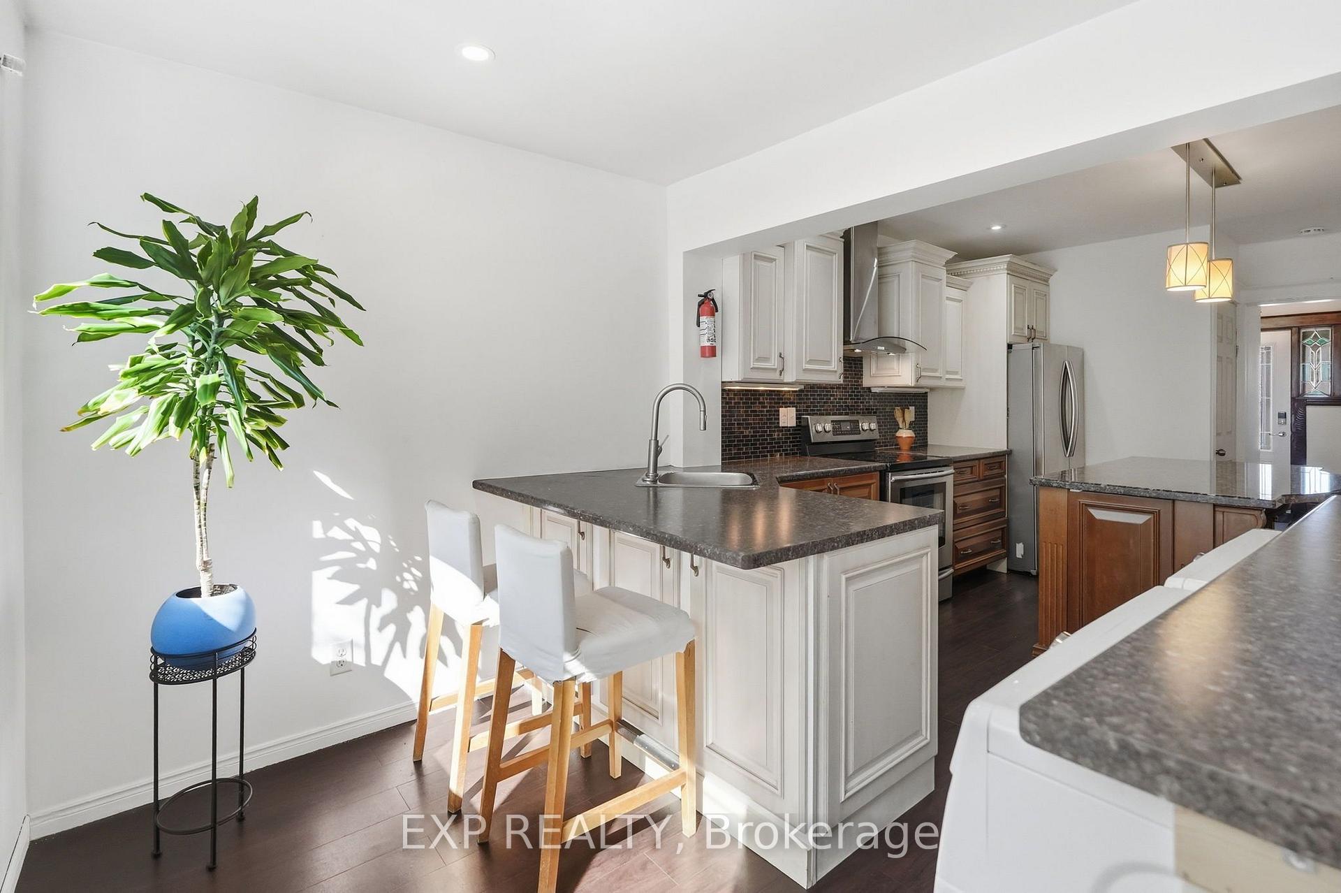 Photo 15 of 146 Ottawa Street S, Hamilton, Delta — HOMEH