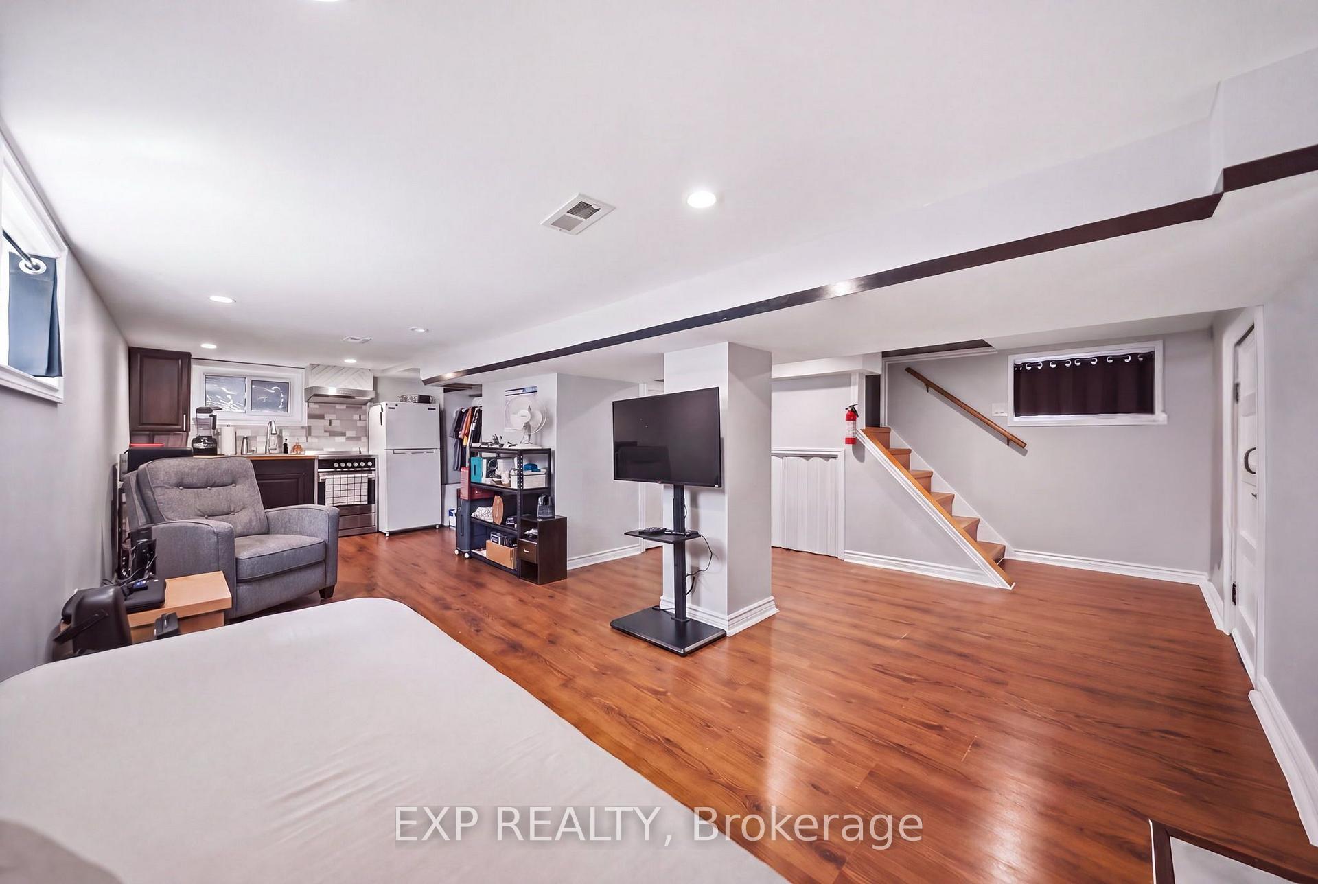 Photo 27 of 146 Ottawa Street S, Hamilton, Delta — HOMEH