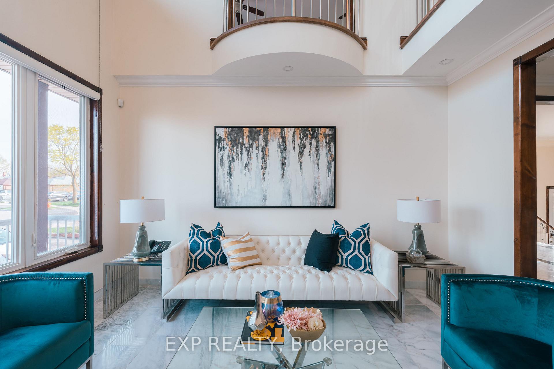 Photo 3 of 3257 Monica Drive, Mississauga, Malton — HOMEH