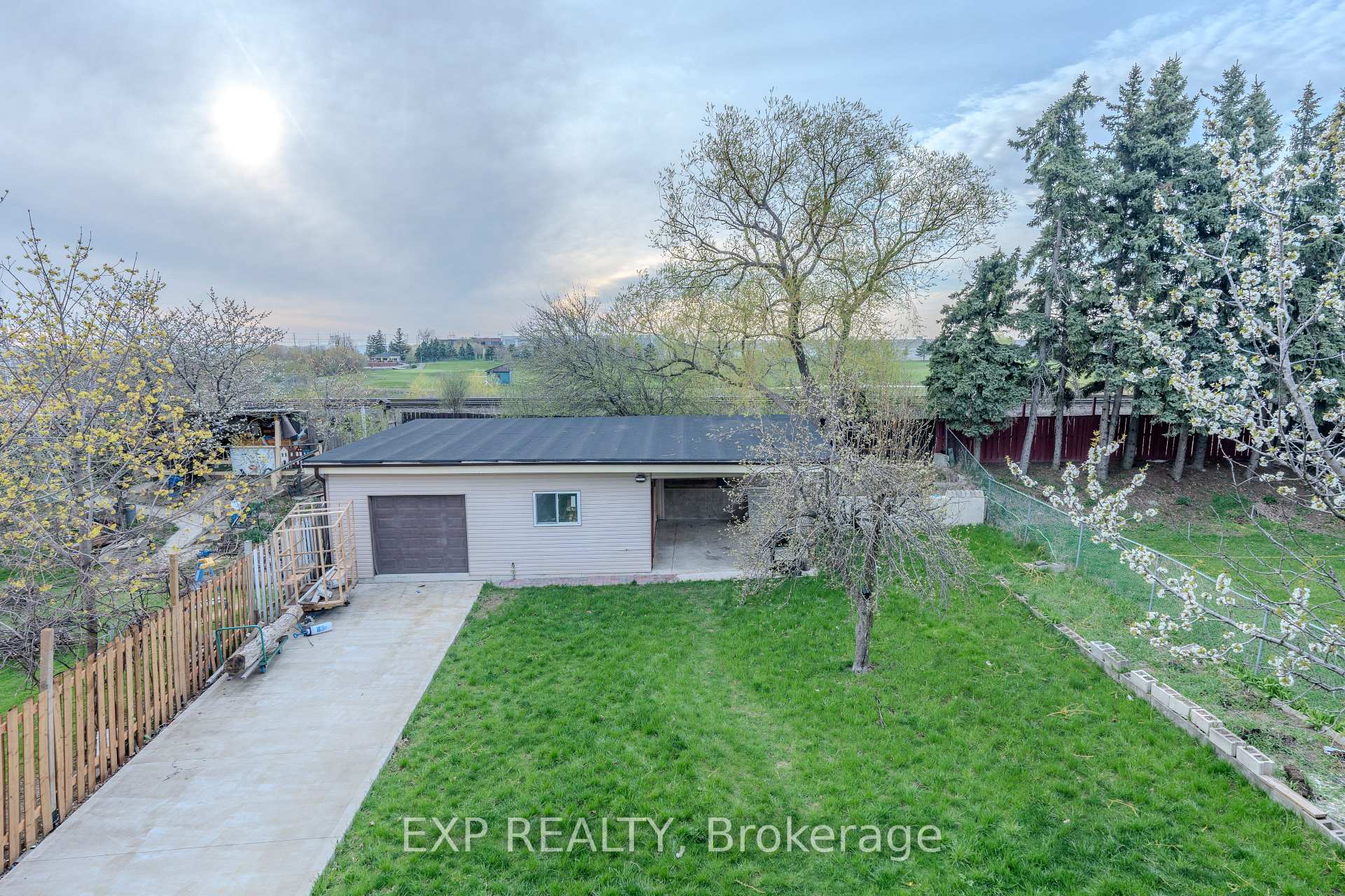 Photo 35 of 3257 Monica Drive, Mississauga, Malton — HOMEH