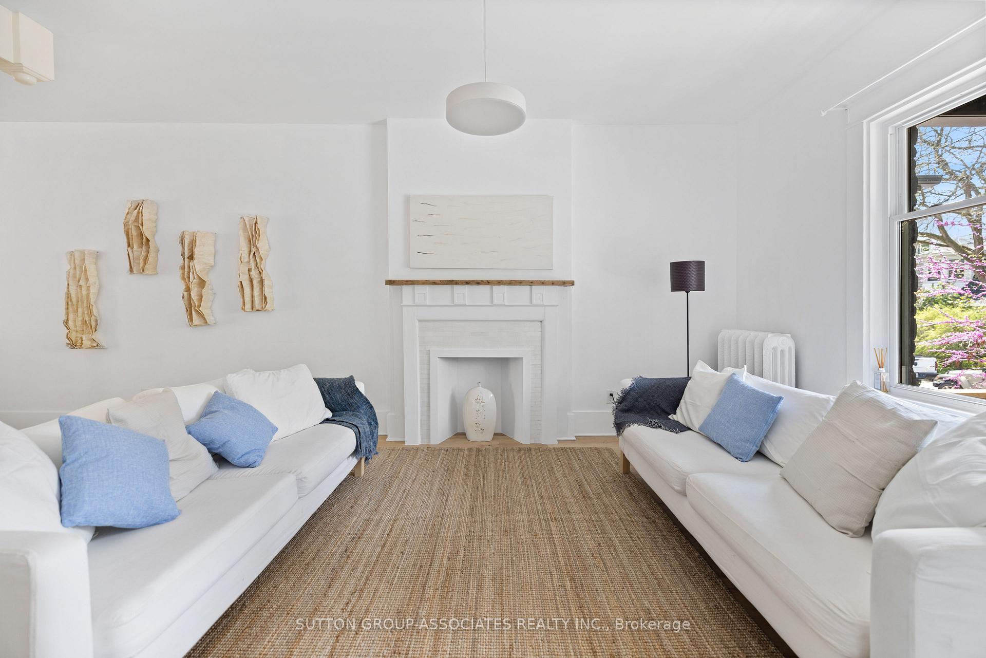 Photo 3 of 853 Manning Avenue, Toronto, The Annex — HOMEH