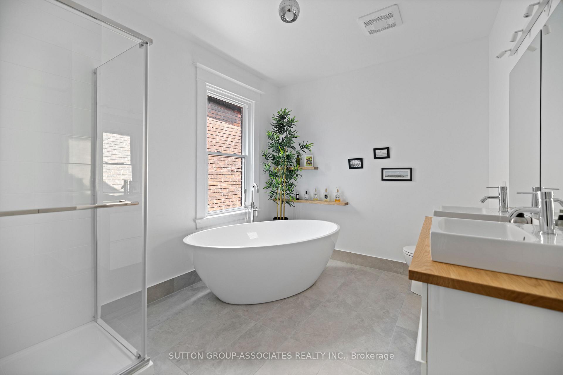 Photo 15 of 853 Manning Avenue, Toronto, The Annex — HOMEH