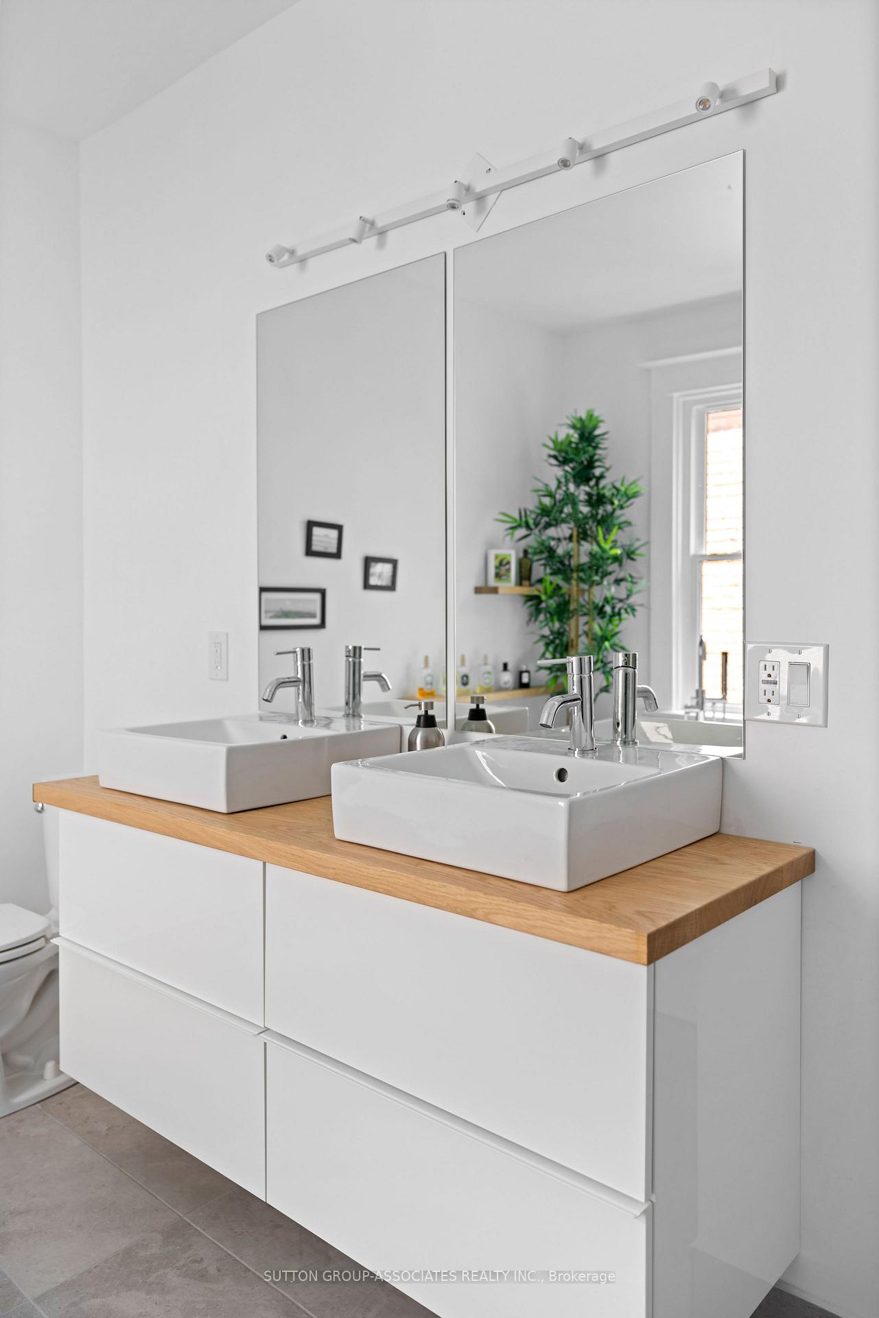 Photo 16 of 853 Manning Avenue, Toronto, The Annex — HOMEH