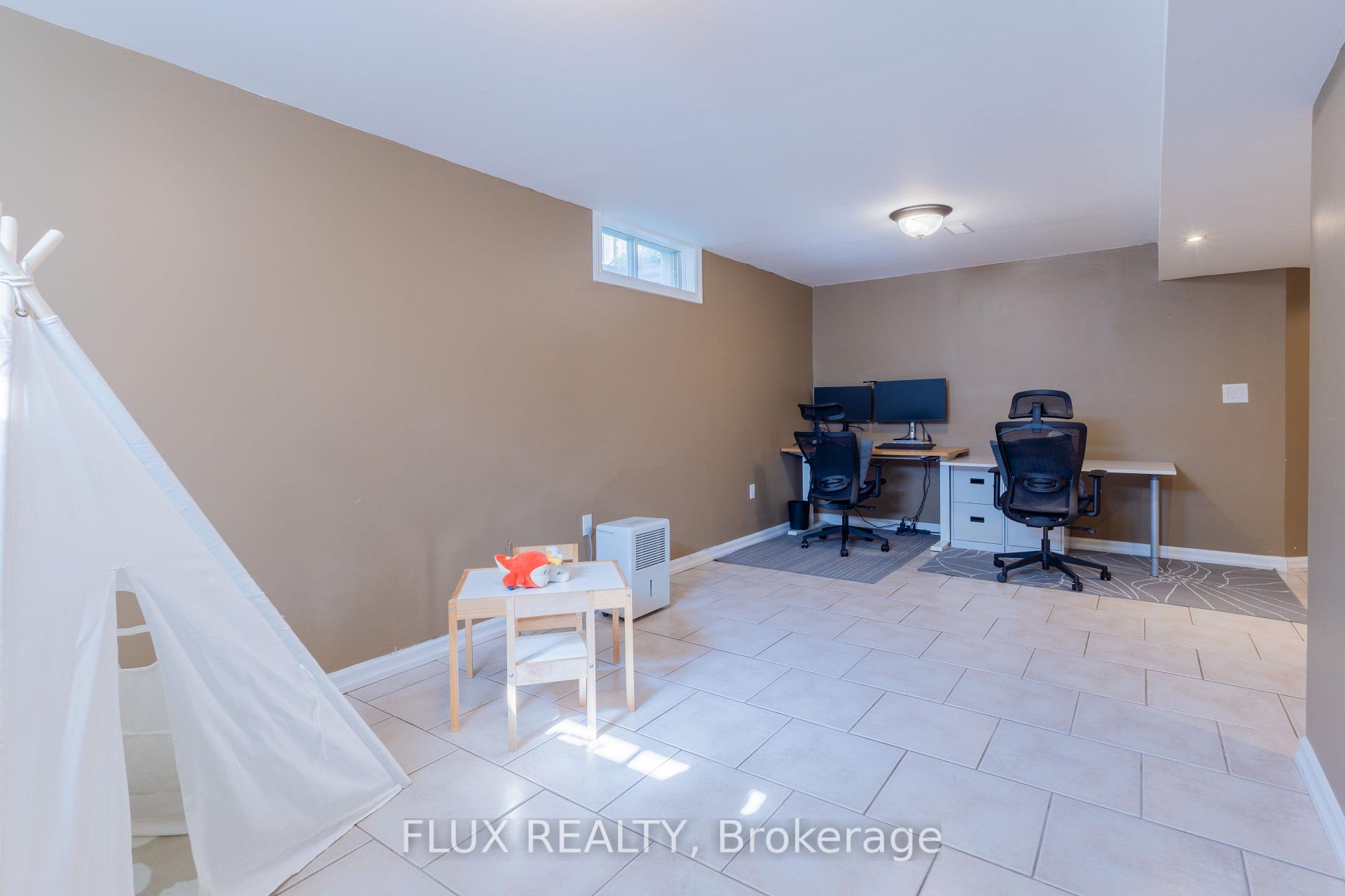 Photo 16 of 588 Drummerhill Crescent, Waterloo, Maple Hills — HOMEH