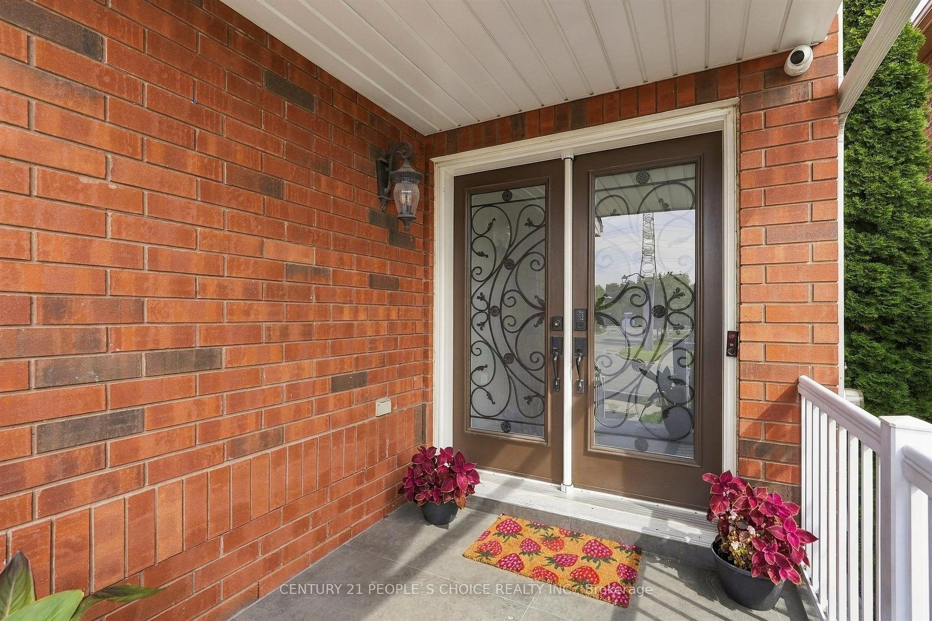 Photo 3 of 17 Chatterson Street, Whitby, Rolling Acres — HOMEH