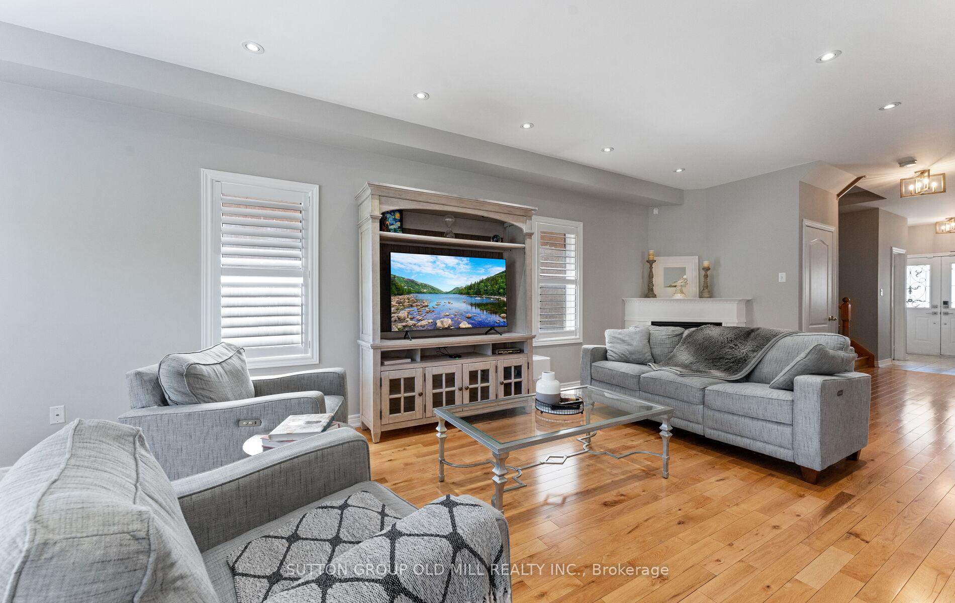 Photo 13 of 201 Vellore Park Avenue, Vaughan, Vellore Village — HOMEH