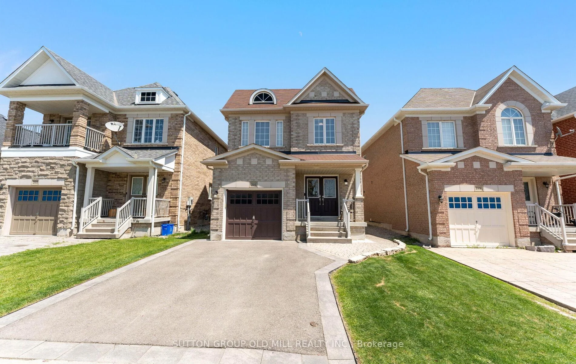 Photo 4 of 201 Vellore Park Avenue, Vaughan, Vellore Village — HOMEH