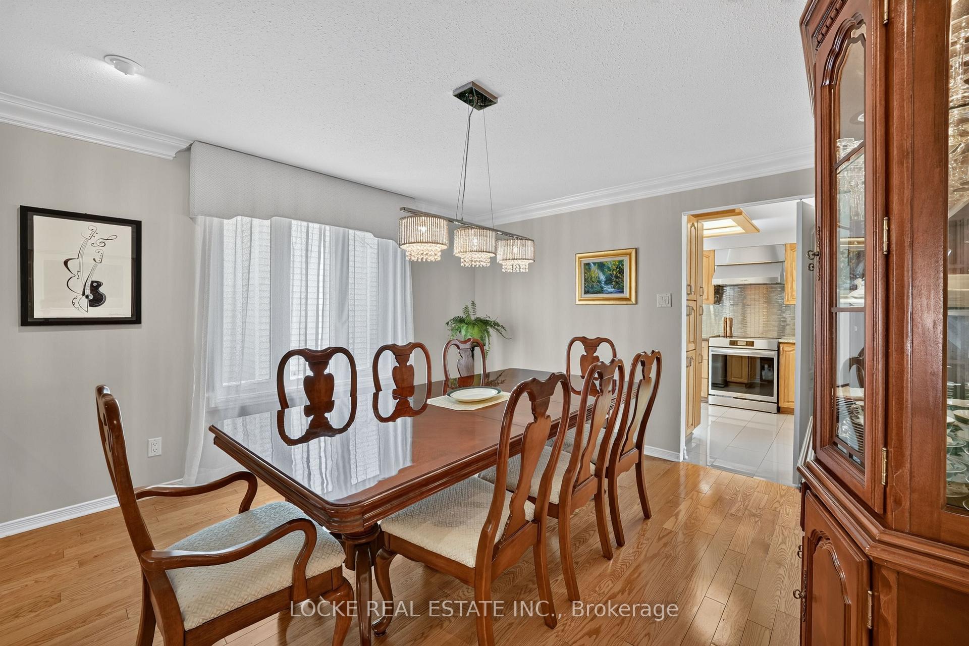 Photo 8 of 1672 Des Ravins Place, Ottawa, Chapel Hill — HOMEH