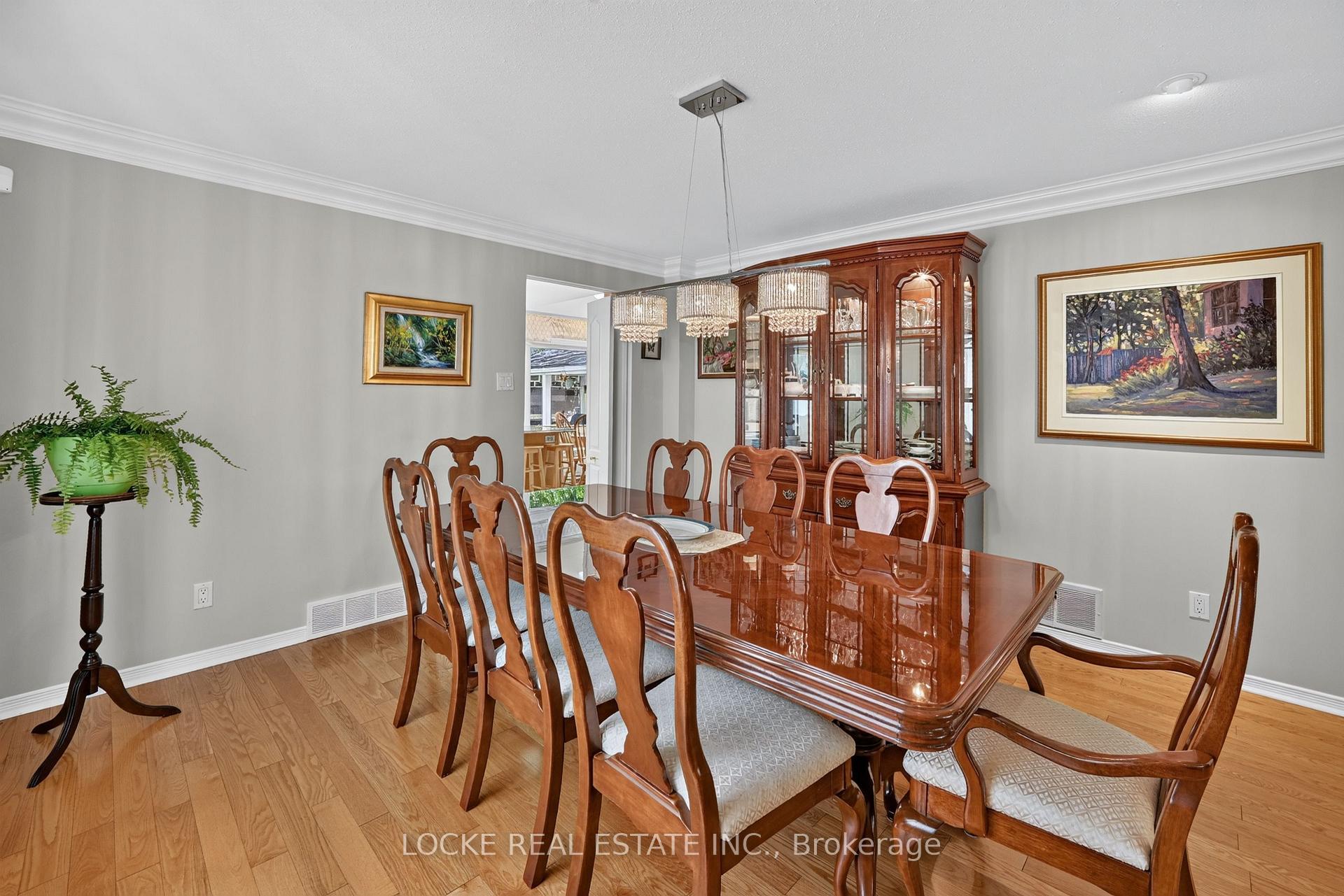 Photo 9 of 1672 Des Ravins Place, Ottawa, Chapel Hill — HOMEH