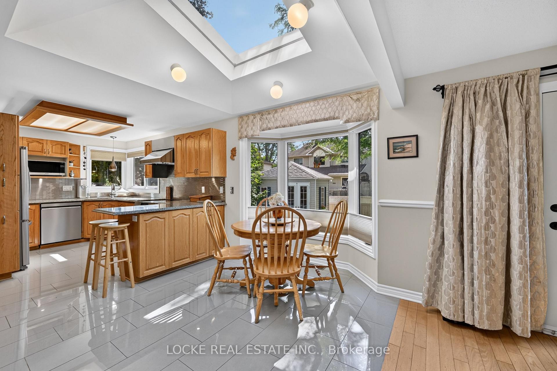 Photo 14 of 1672 Des Ravins Place, Ottawa, Chapel Hill — HOMEH