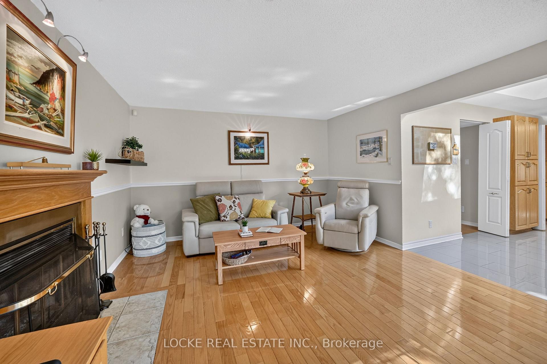 Photo 16 of 1672 Des Ravins Place, Ottawa, Chapel Hill — HOMEH
