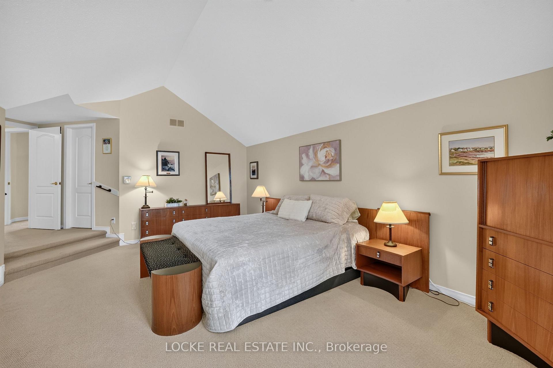 Photo 27 of 1672 Des Ravins Place, Ottawa, Chapel Hill — HOMEH