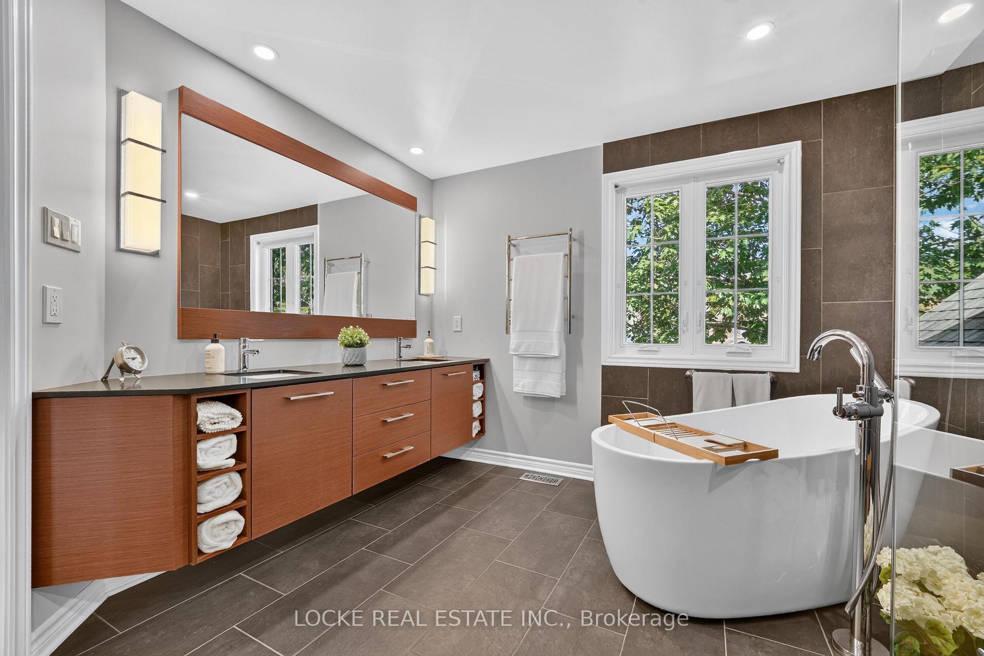 Photo 29 of 1672 Des Ravins Place, Ottawa, Chapel Hill — HOMEH