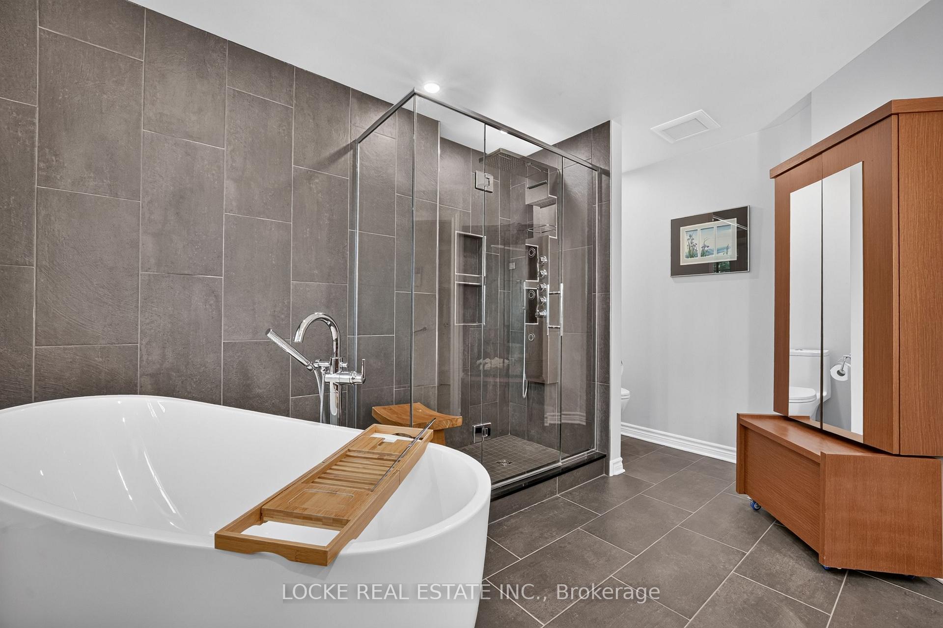 Photo 30 of 1672 Des Ravins Place, Ottawa, Chapel Hill — HOMEH