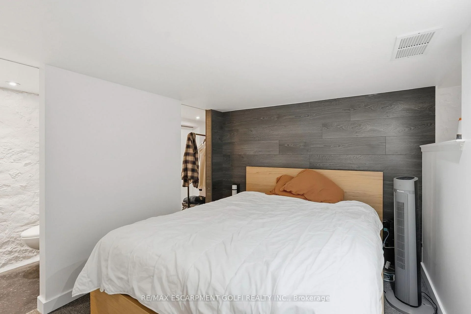 Photo 18 of 41 Spring Street, Hamilton, Corktown — HOMEH