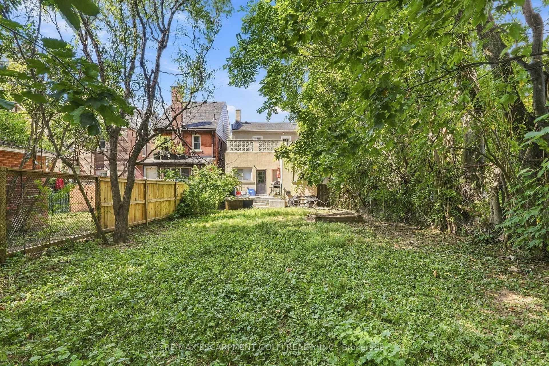 Photo 20 of 41 Spring Street, Hamilton, Corktown — HOMEH