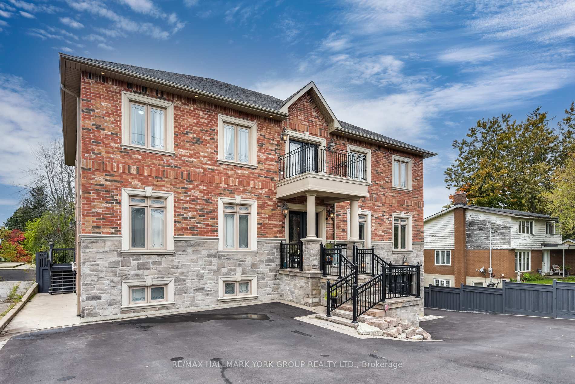 Photo 3 of Unit A, 13086 Keele Street, King, King City — HOMEH