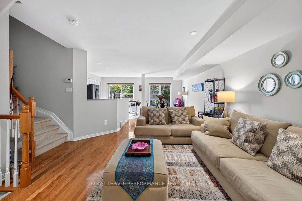 Photo 4 of 34 Steel Street, Ottawa, Beacon Hill South — HOMEH