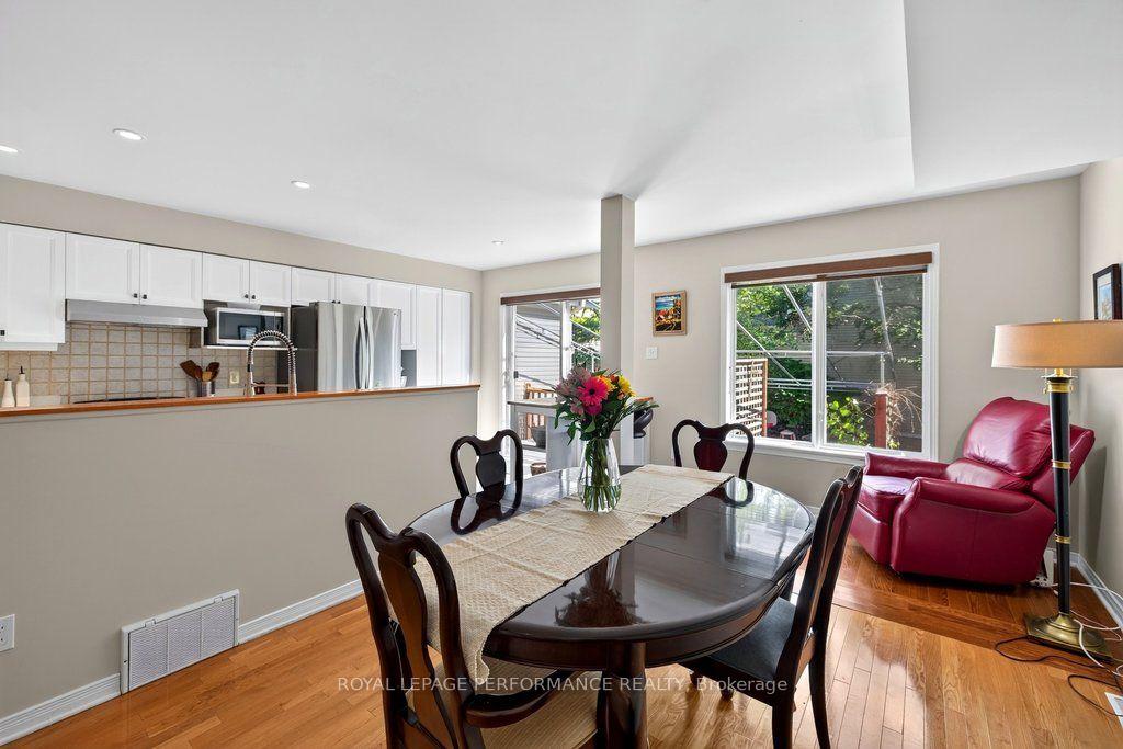 Photo 15 of 34 Steel Street, Ottawa, Beacon Hill South — HOMEH
