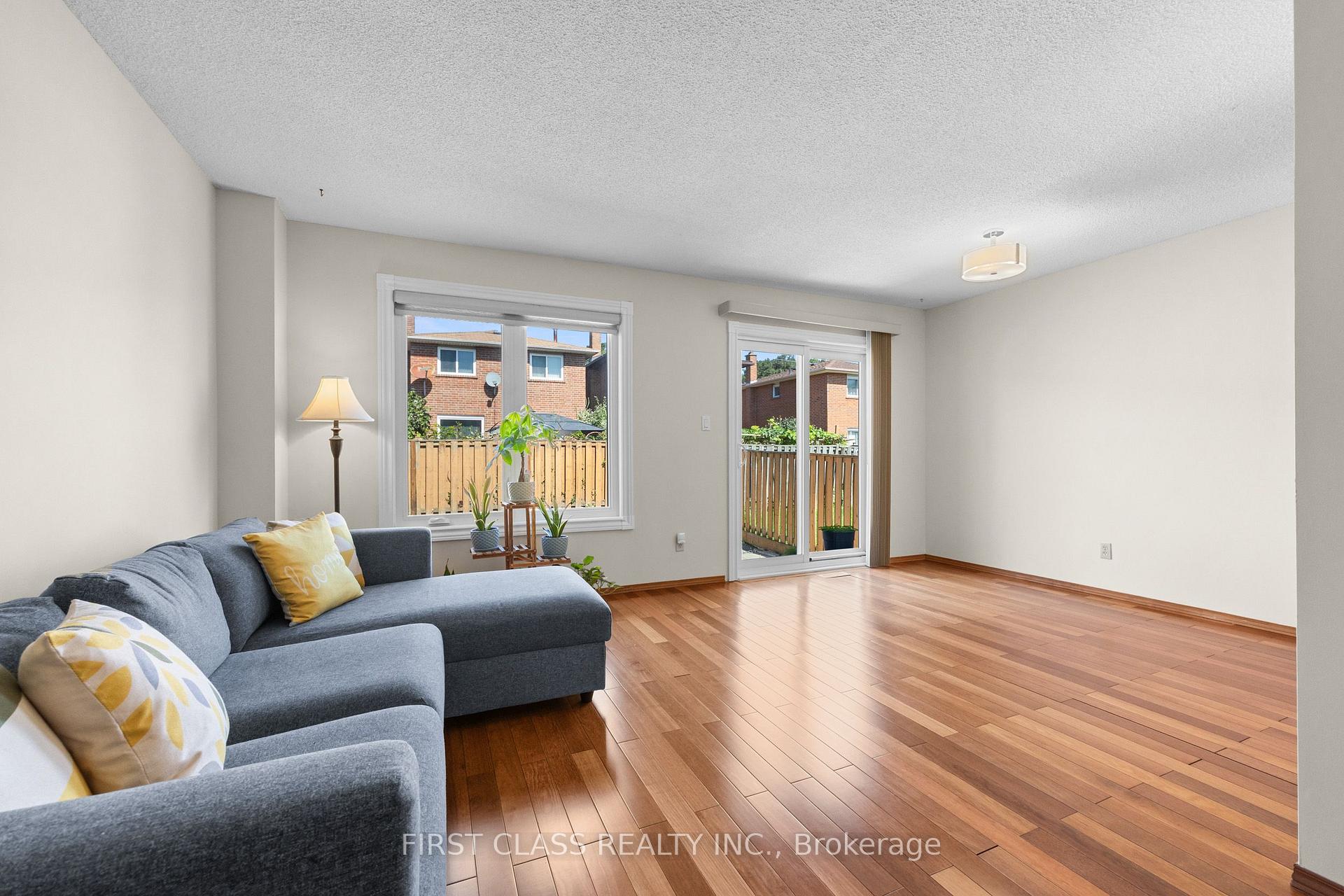 Photo 5 of 4213 Beacon Lane, Mississauga, Creditview — HOMEH